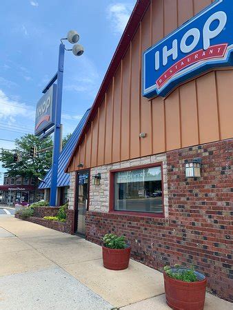 2526 university blvd|IHOP